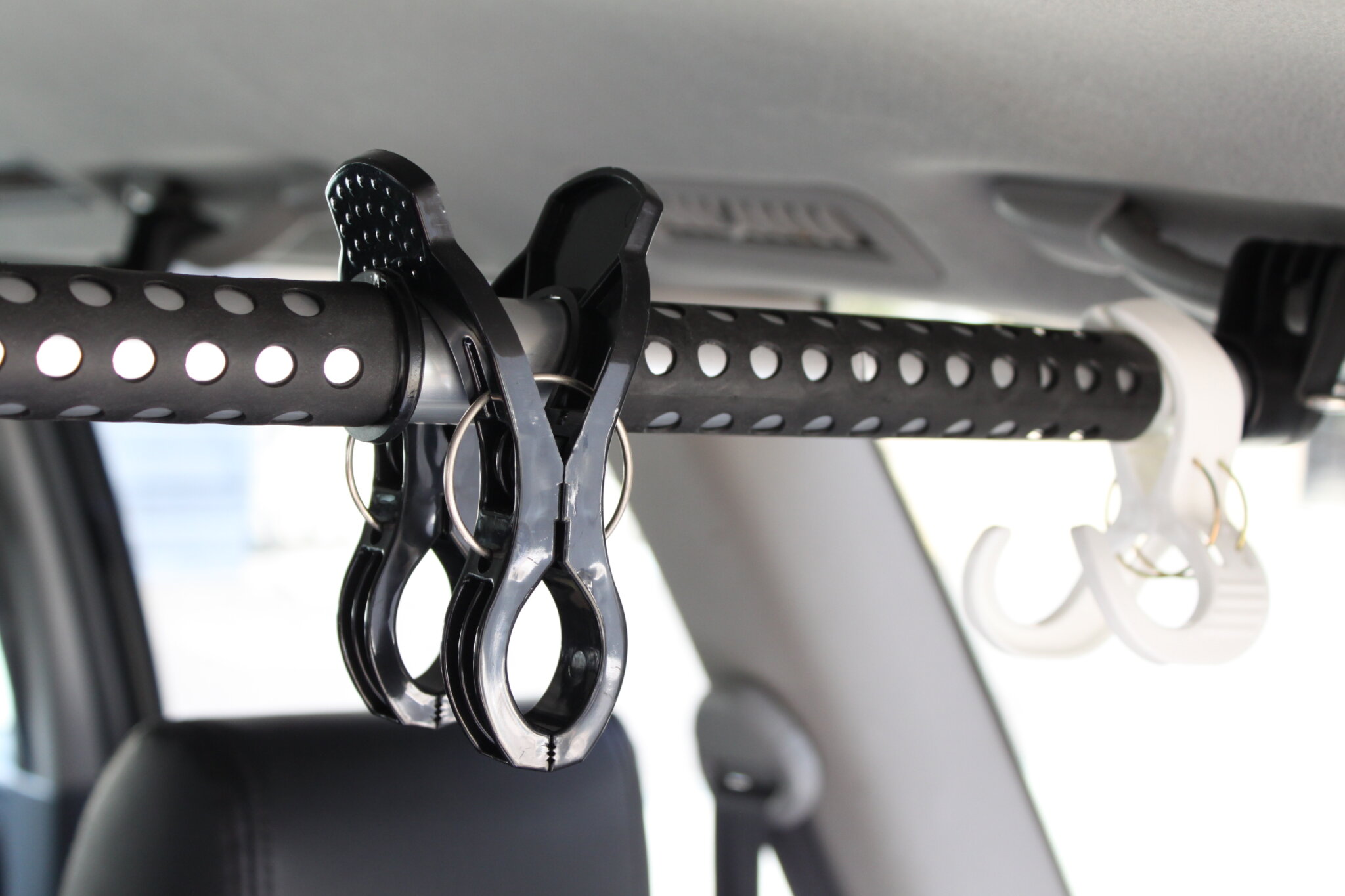 安くて簡単に設置できる人気車載ロッドホルダー 〜クレトム インテリアバー〜 つりとTsurito